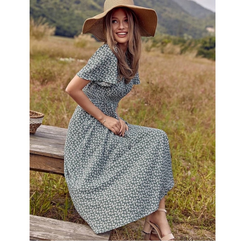Green Ditsy Floral Print Smocked Waist Round Neck Cottagecore Maxi Dress